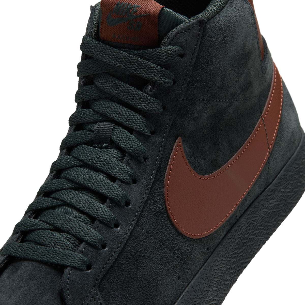 Nike SB Blazer Mid - Black Spruce/Corduroy Brown