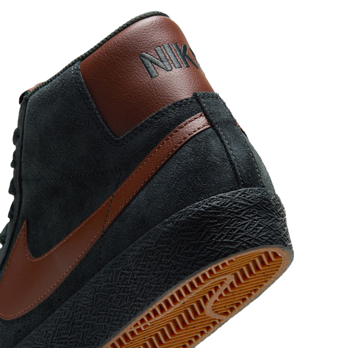 Nike SB Blazer Mid - Black Spruce/Corduroy Brown